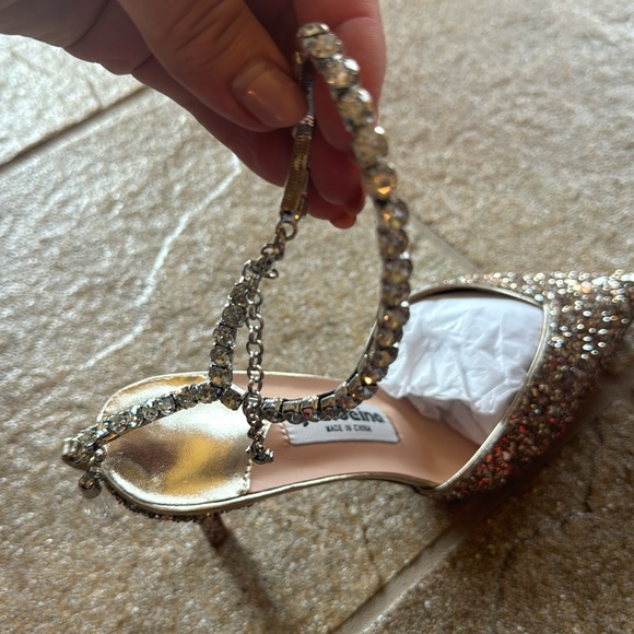 Fits like a 9 - Picture 4 of 5